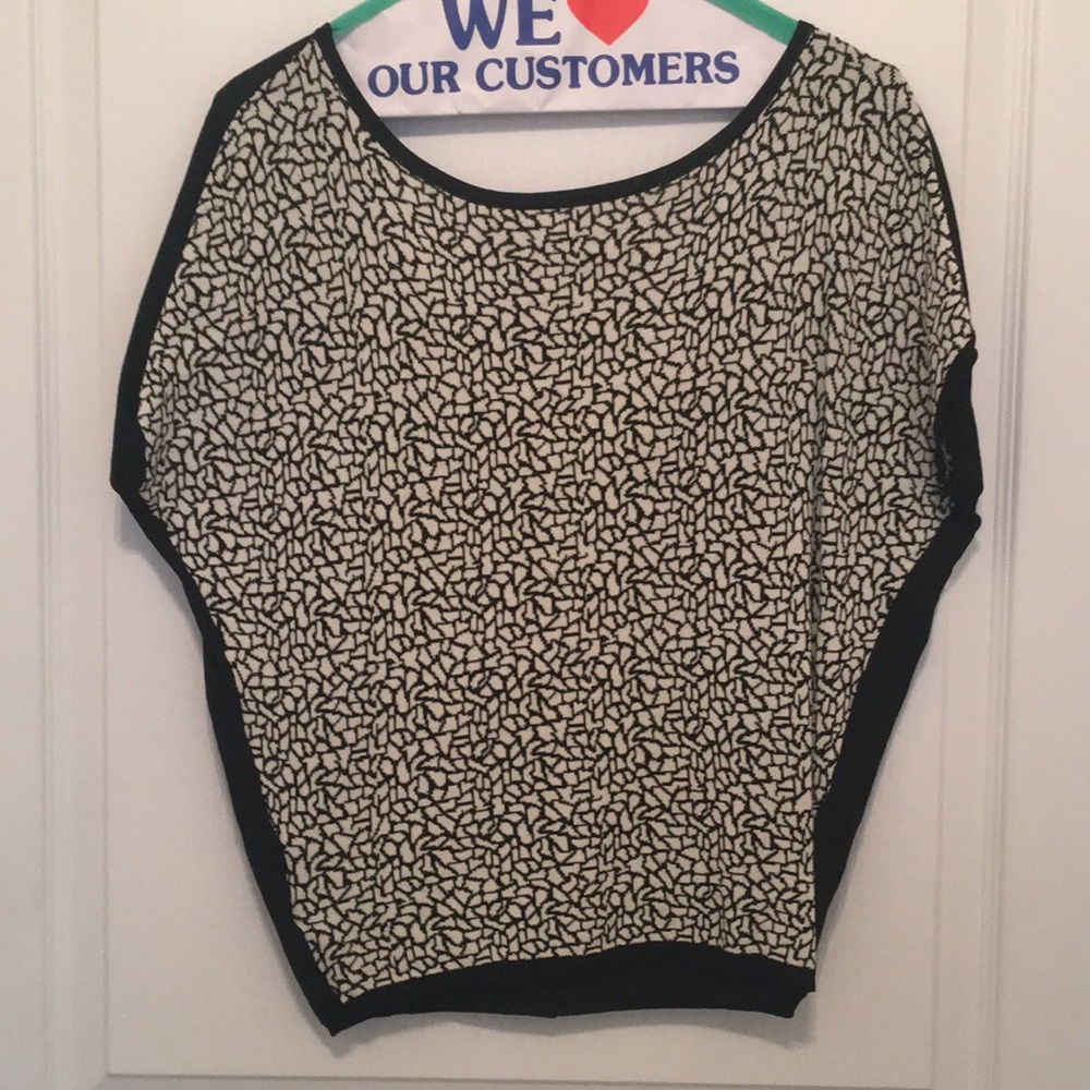 Unique Drape-back top!